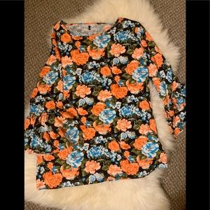 Dainty Jewels bell sleeve blouse